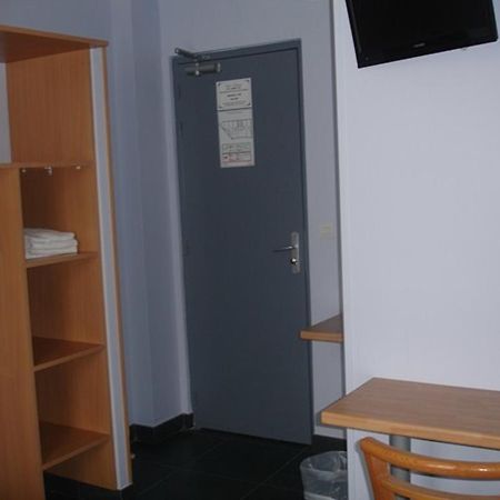 Hotel Moderne Nanterre Esterno foto