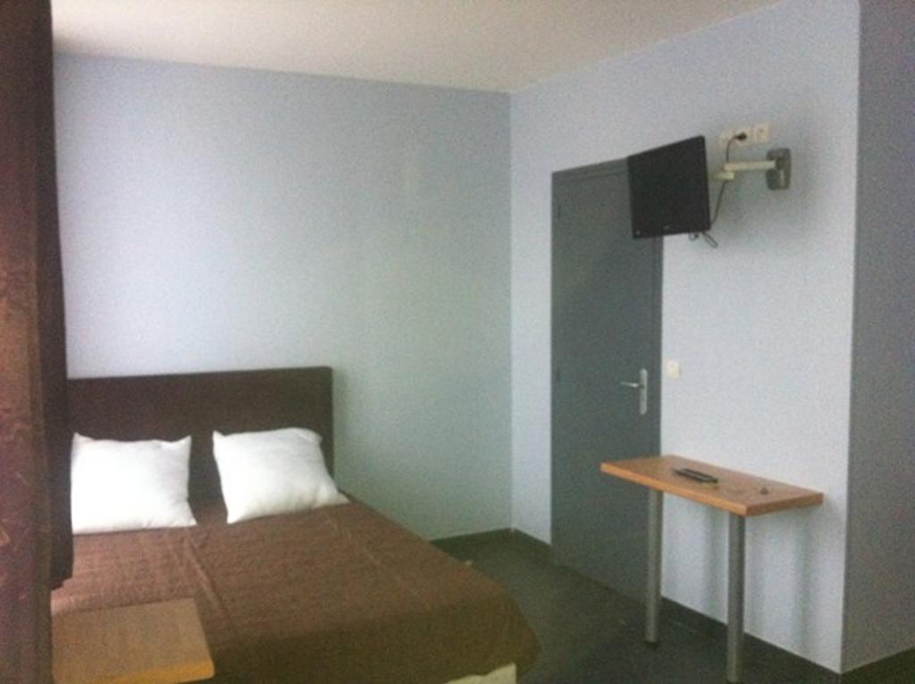 Hotel Moderne Nanterre Esterno foto